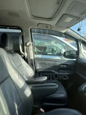 Toyota Noah 2.0 AWD (8 Seater) 2016 White