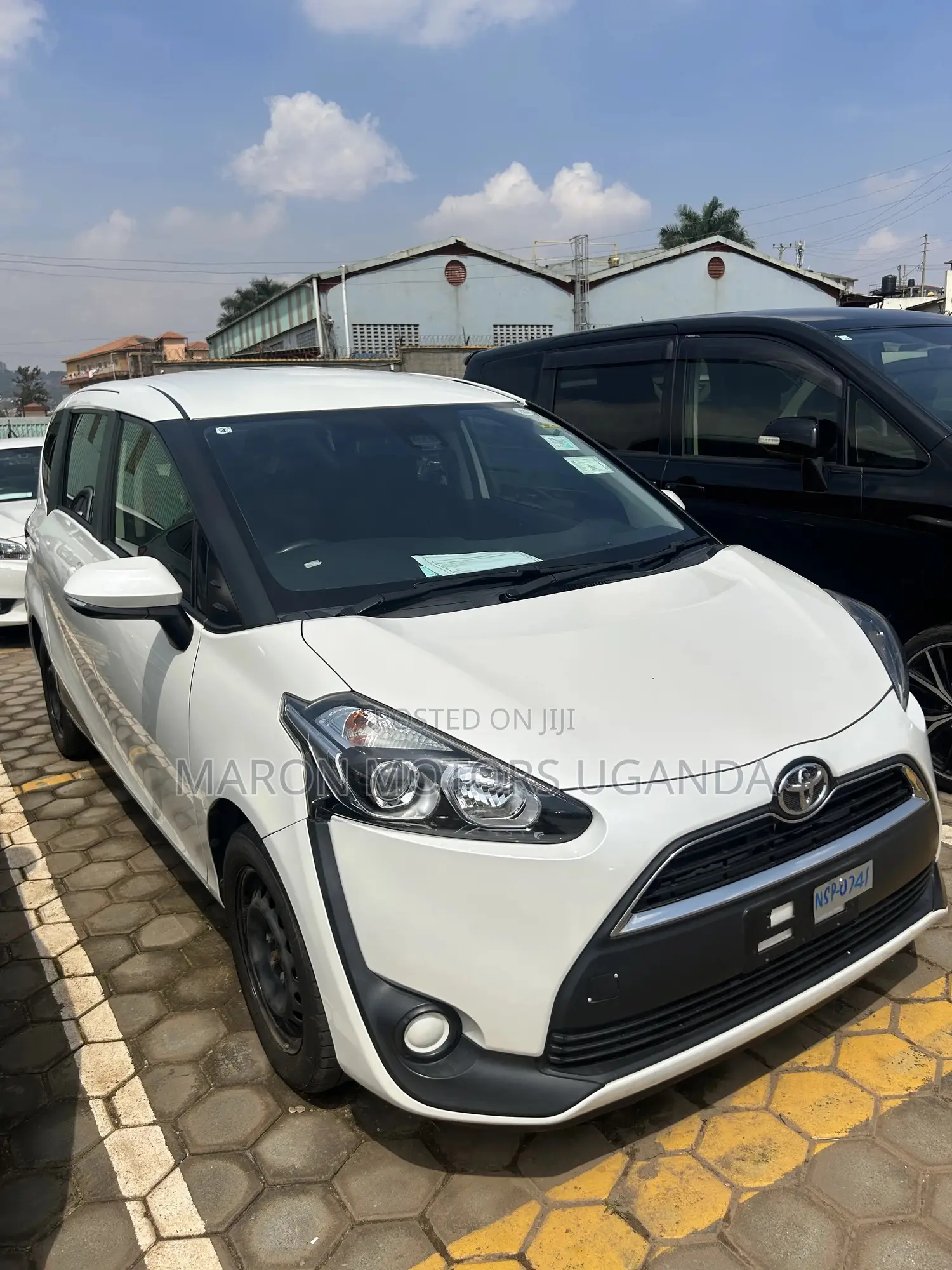 Toyota Sienta 1.5 AWD (6-seater) 2017 White
