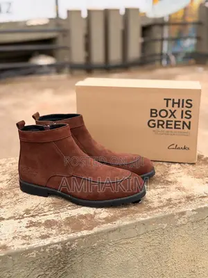 Classic Men Suede Clarks Ankle Boots With Side Zippers in Stock
