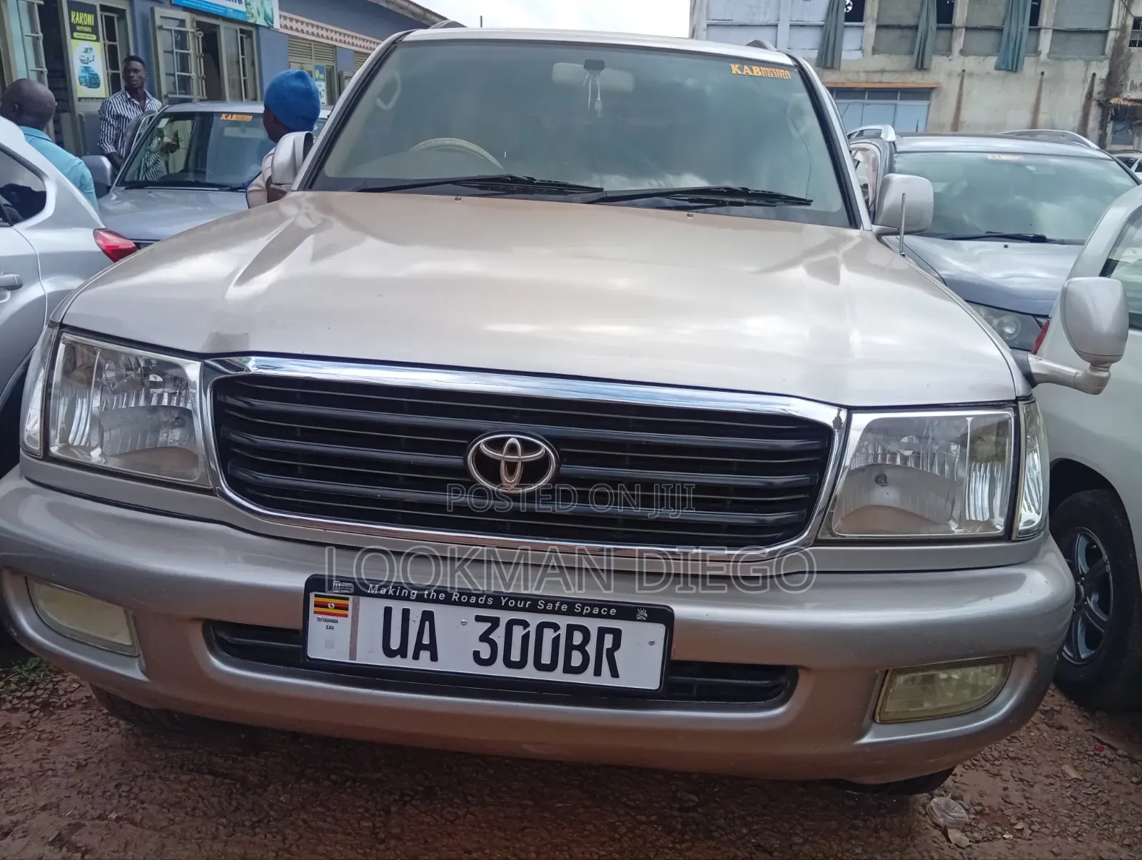 Toyota Land Cruiser Cygnus 4.7 2004 Gold