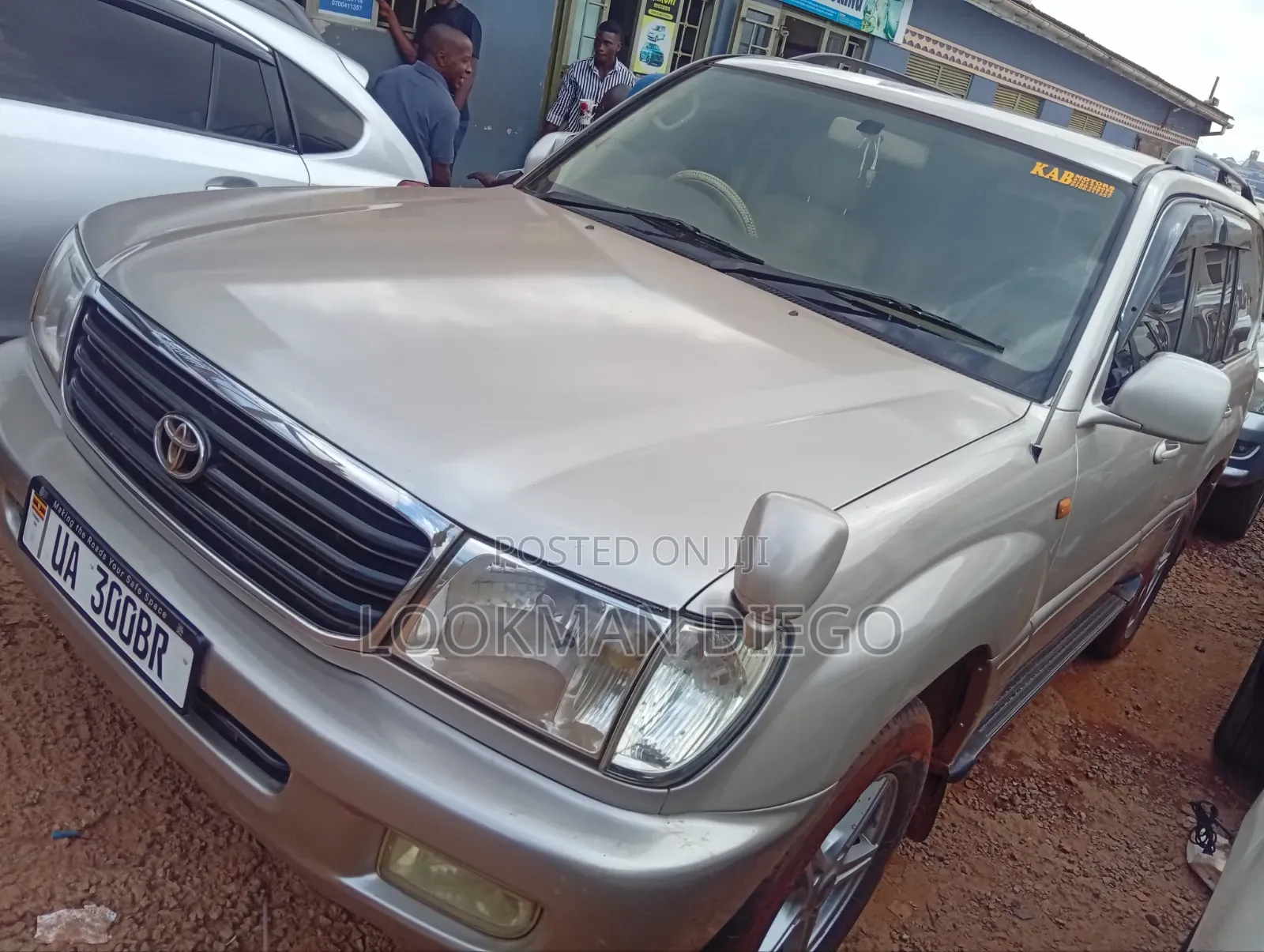 Toyota Land Cruiser Cygnus 4.7 2004 Gold