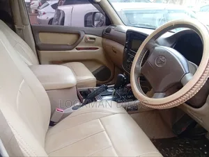 Toyota Land Cruiser Cygnus 4.7 2004 Gold