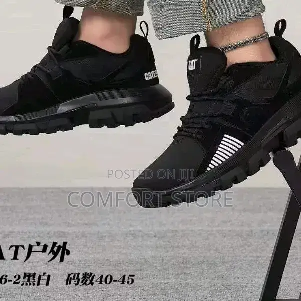 Comfortable Soft Lining Zipper Cow Leather Sneakers