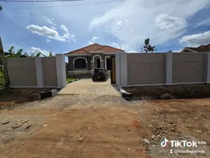 5bdrm Bungalow in Mamerito Road., Central Division for sale