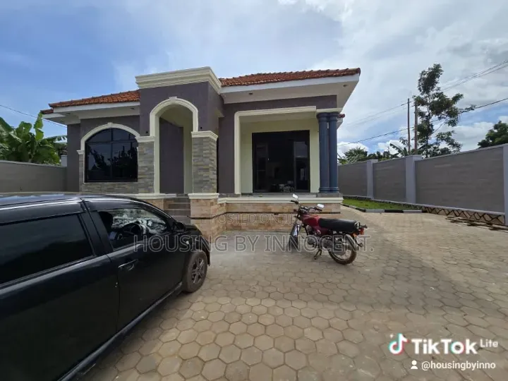 5bdrm Bungalow in Mamerito Road., Central Division for sale