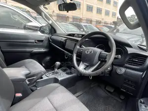 Toyota Hilux 2018 Black