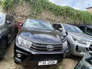 Toyota Hilux 2018 Black
