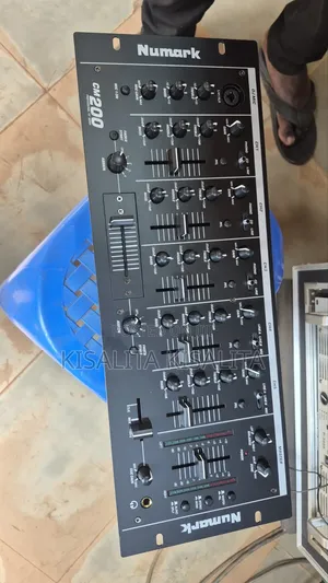 Numark Cm200