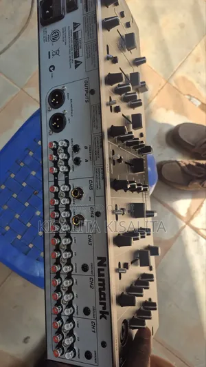 Numark Cm200
