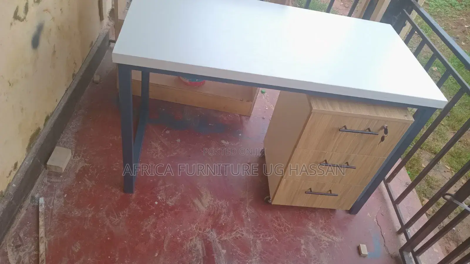 Morden Working Desk