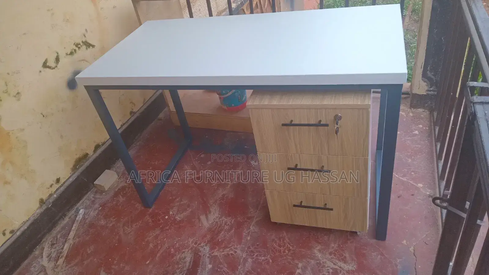 Morden Working Desk
