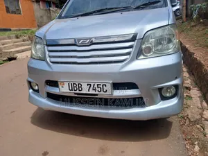 Toyota Noah 2007 Silver