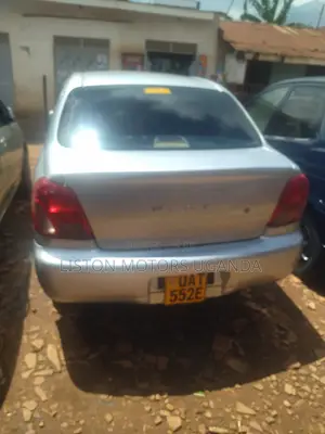 Toyota Platz 1.5 FWD 2000 Silver