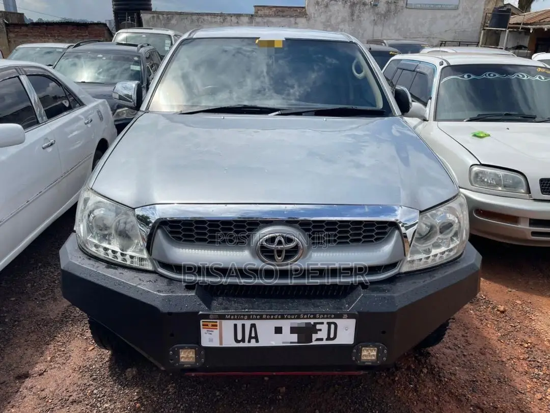 Toyota Hilux 2010 Silver