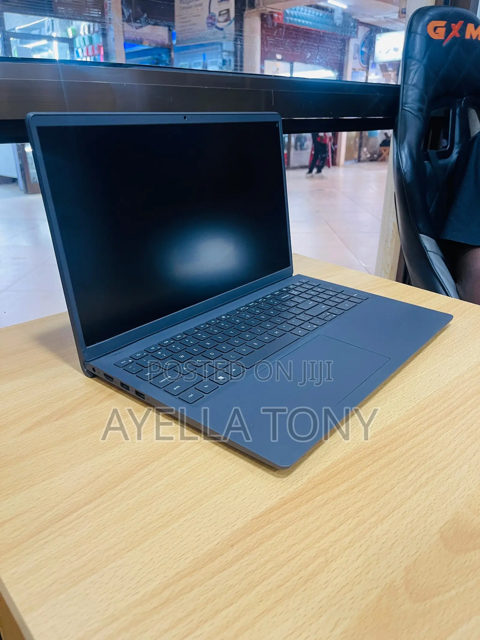 New Laptop Dell Inspiron 15 8GB Intel Core i5 SSD 512GB