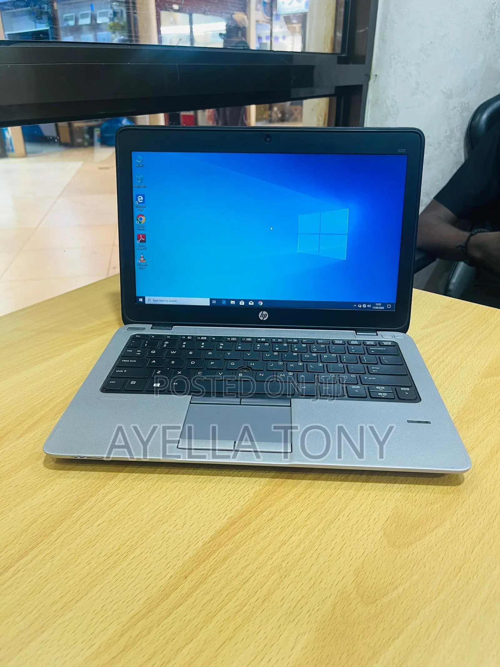 New Laptop HP EliteBook 820 G2 8GB Intel Core i5 SSD 256GB