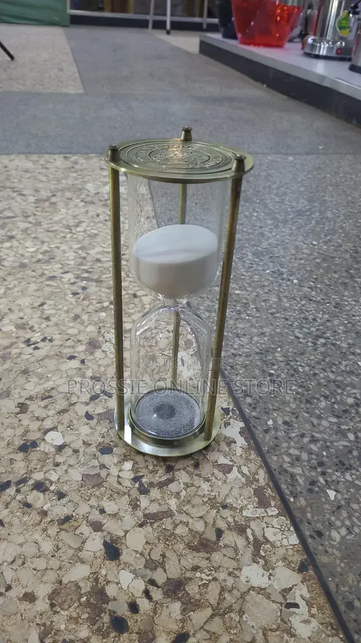 Vintage Style Brass Glass/Hour Glass Sand Tiner