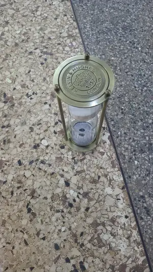 Vintage Style Brass Glass/Hour Glass Sand Tiner