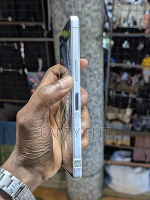 Sharp Aquos R8s pro 256 GB White