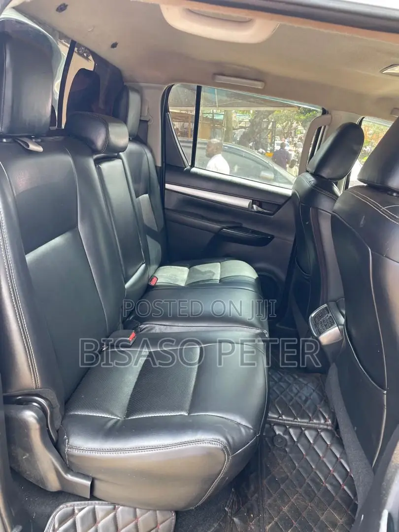 Toyota Hilux Revo Double Cab Deisel 2.4 AWD 2017 White
