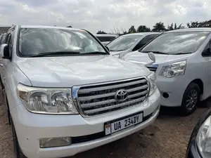 Toyota Land Cruiser 2015 White