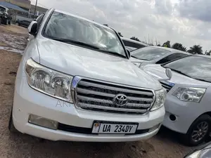 Toyota Land Cruiser 2015 White