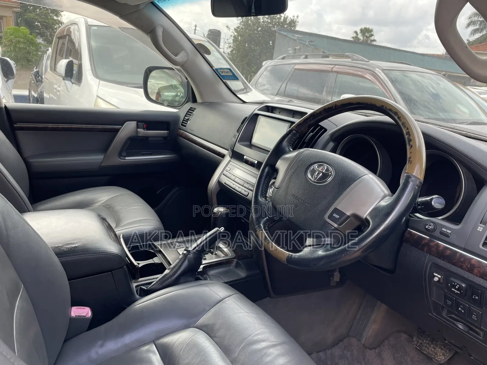 Toyota Land Cruiser 2015 White