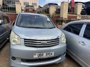 Toyota Noah 2012 Silver