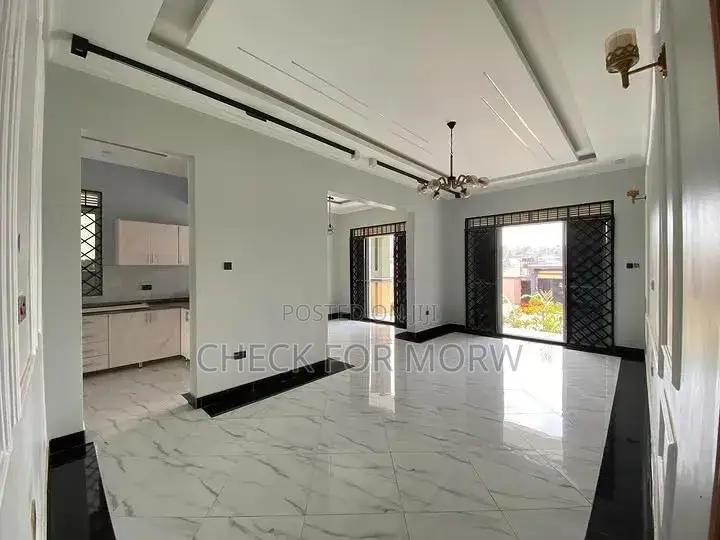 4bdrm Duplex in Kisaasi, Nakawa for sale