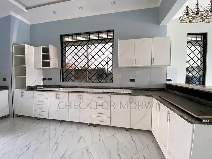 4bdrm Duplex in Kisaasi, Nakawa for sale