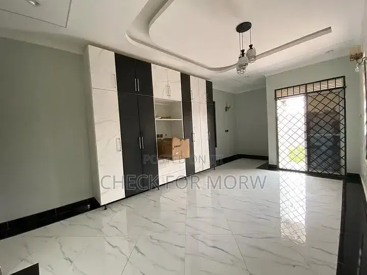 4bdrm Duplex in Kisaasi, Nakawa for sale
