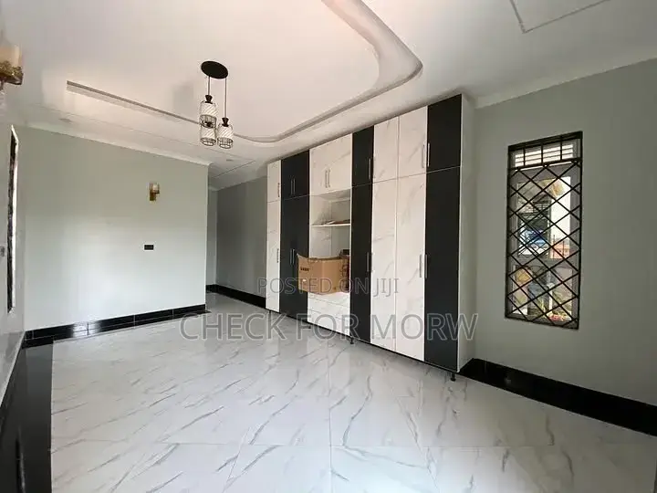 4bdrm Duplex in Kisaasi, Nakawa for sale