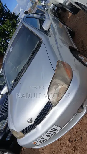 Toyota Platz 2000 Silver