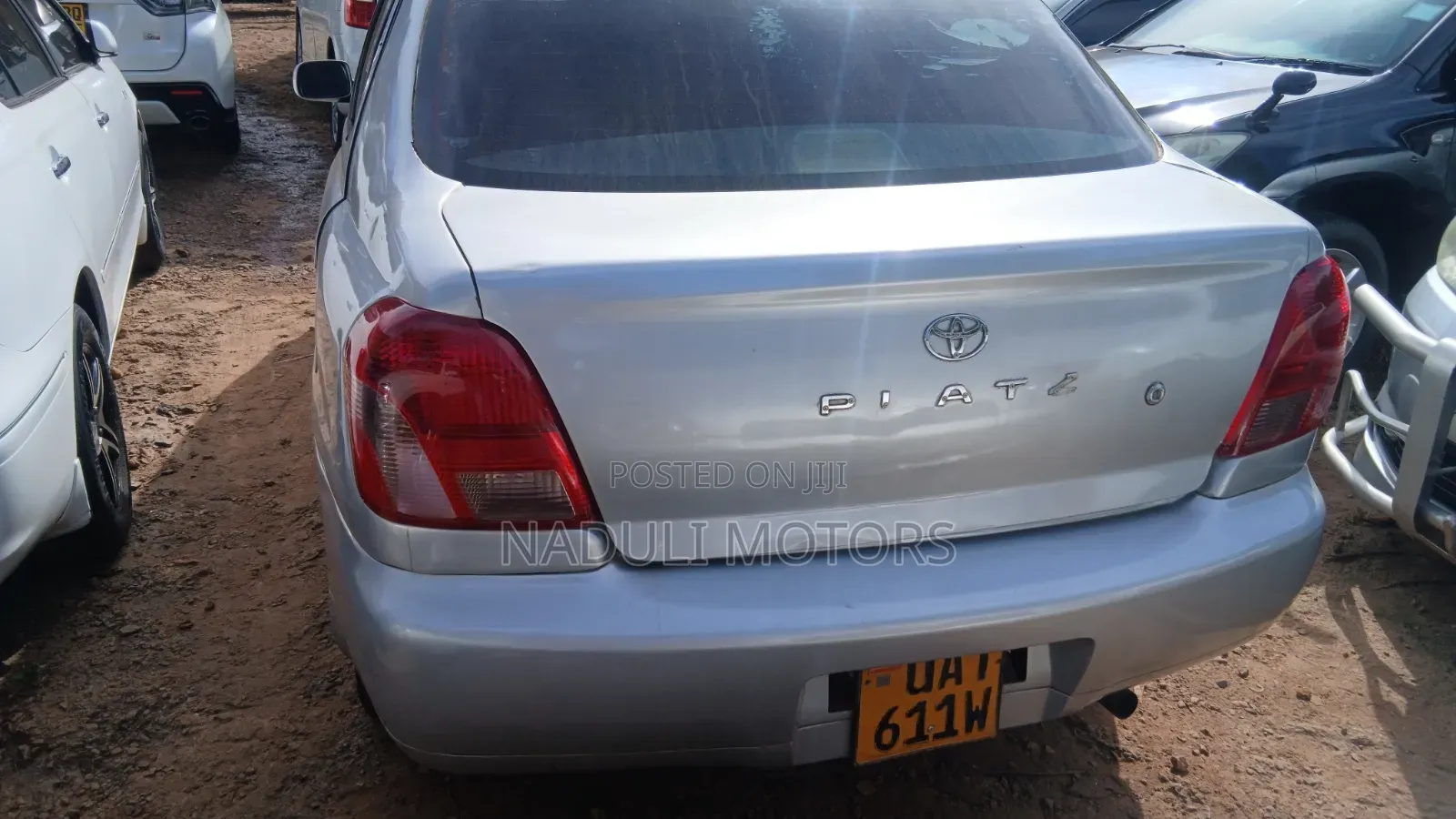 Toyota Platz 2000 Silver