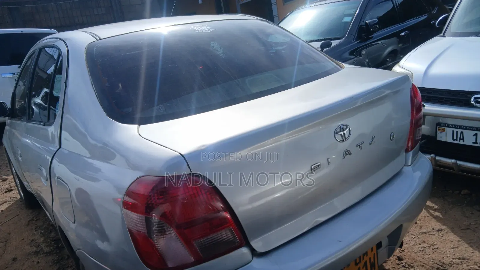 Toyota Platz 2000 Silver