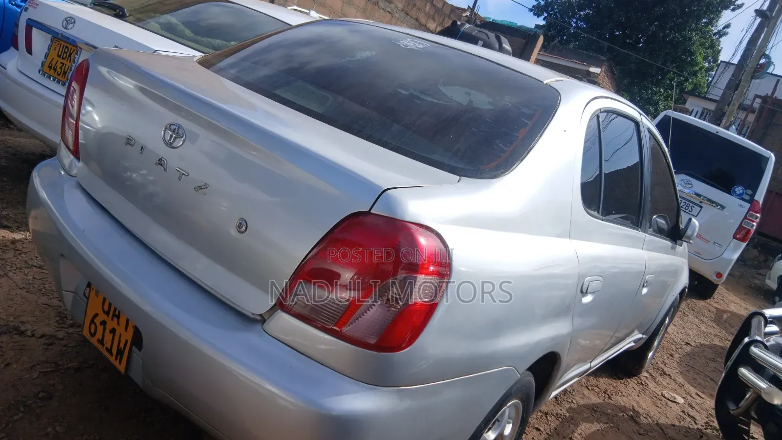 Toyota Platz 2000 Silver