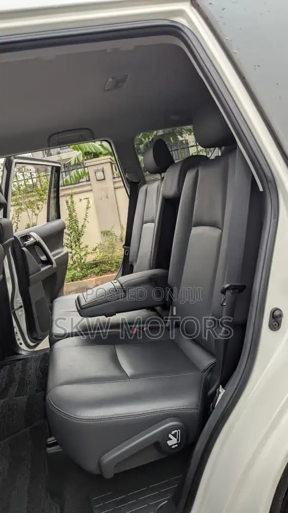 Toyota Land Cruiser Prado 2016 White