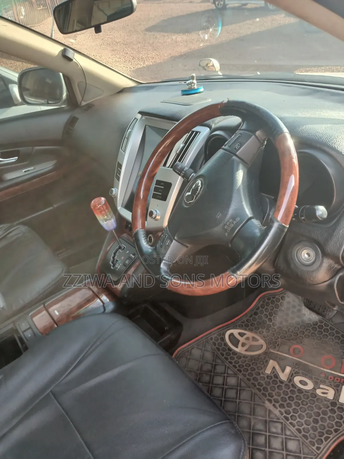 Toyota Harrier 2.0 4WD 2014 Silver