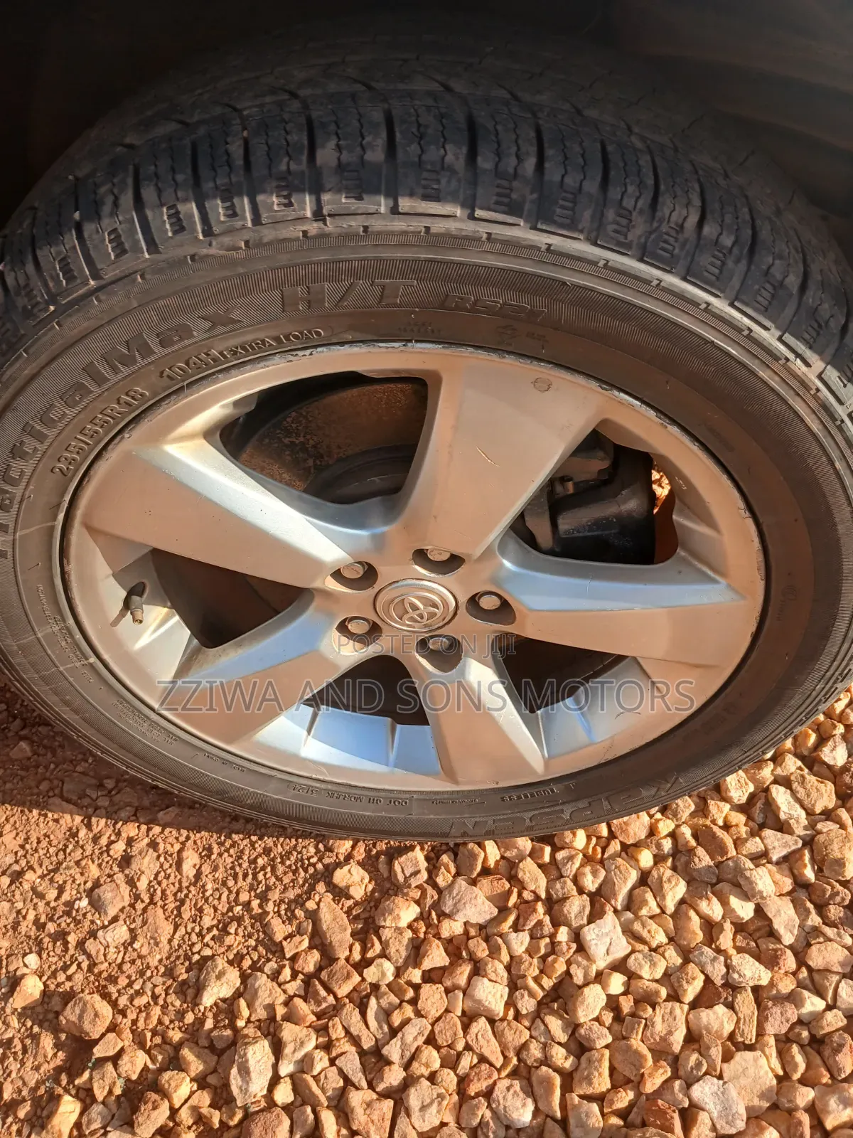 Toyota Harrier 2.0 4WD 2014 Silver