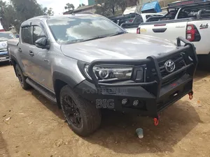 Toyota Hilux 2018 Silver