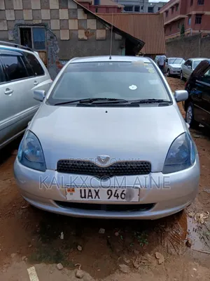 Toyota Vitz 2000 Silver