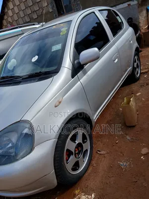Toyota Vitz 2000 Silver
