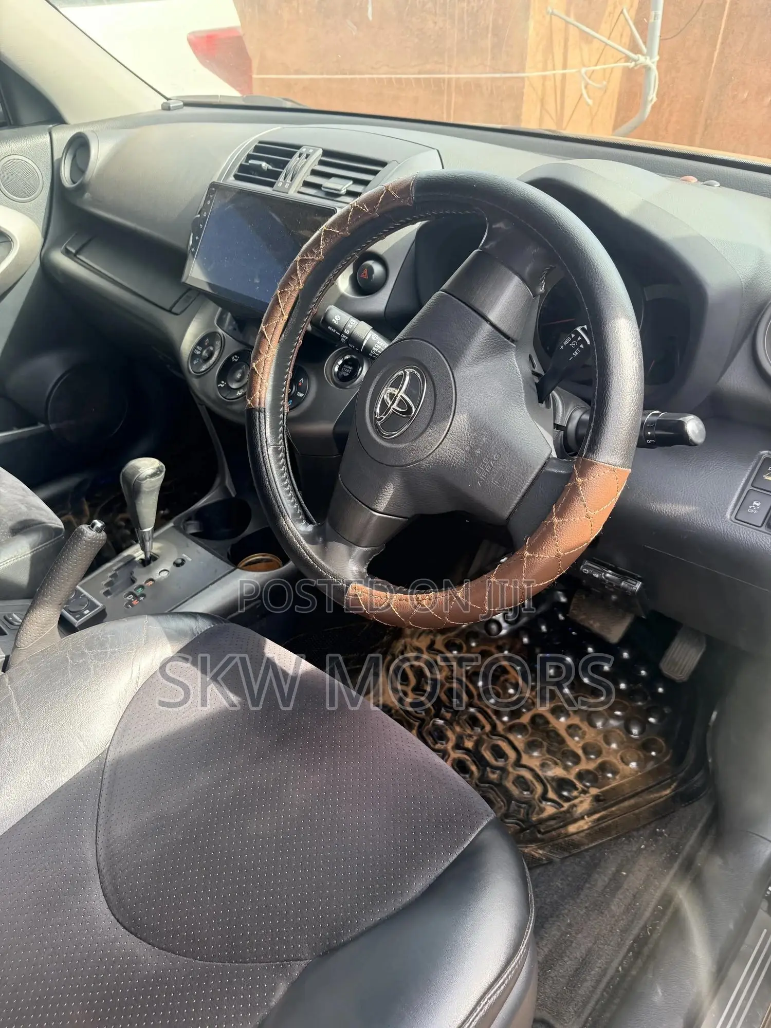 Toyota Vanguard 2011 Black