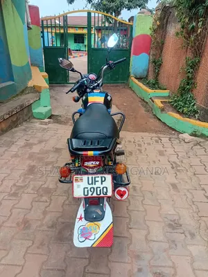 TVS HLX 125 2022 Red