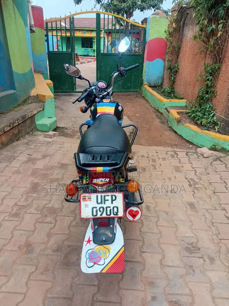 TVS HLX 125 2022 Red