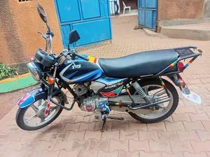 TVS HLX 125 2022 Red
