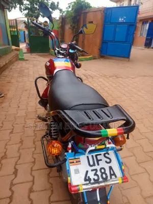 TVS HLX 125 2023 Red