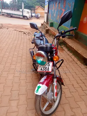 TVS HLX 125 2023 Red