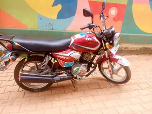 TVS HLX 125 2023 Red