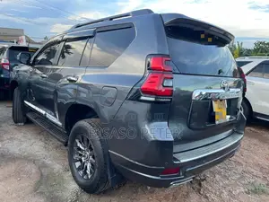 Toyota Land Cruiser Prado 3.0 TD 2013 Gray